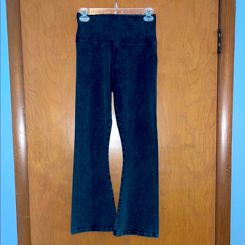 Offline by aerie Charcoal Gray Cropped Flared Hi-Rise Pants